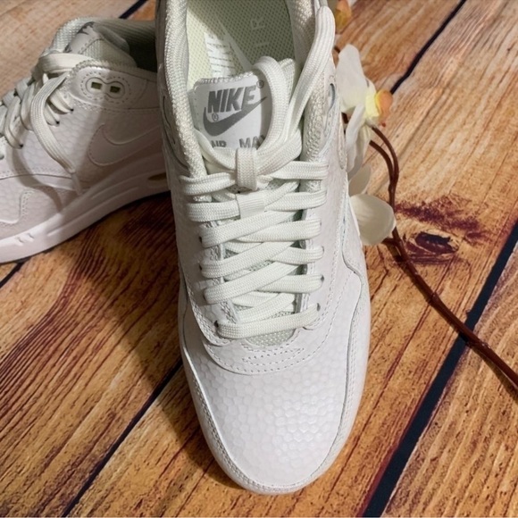 NIKE AIR MAX 1 PRM WOMEN'S RUNNING SHOES SIZE - Picture 10 of 13